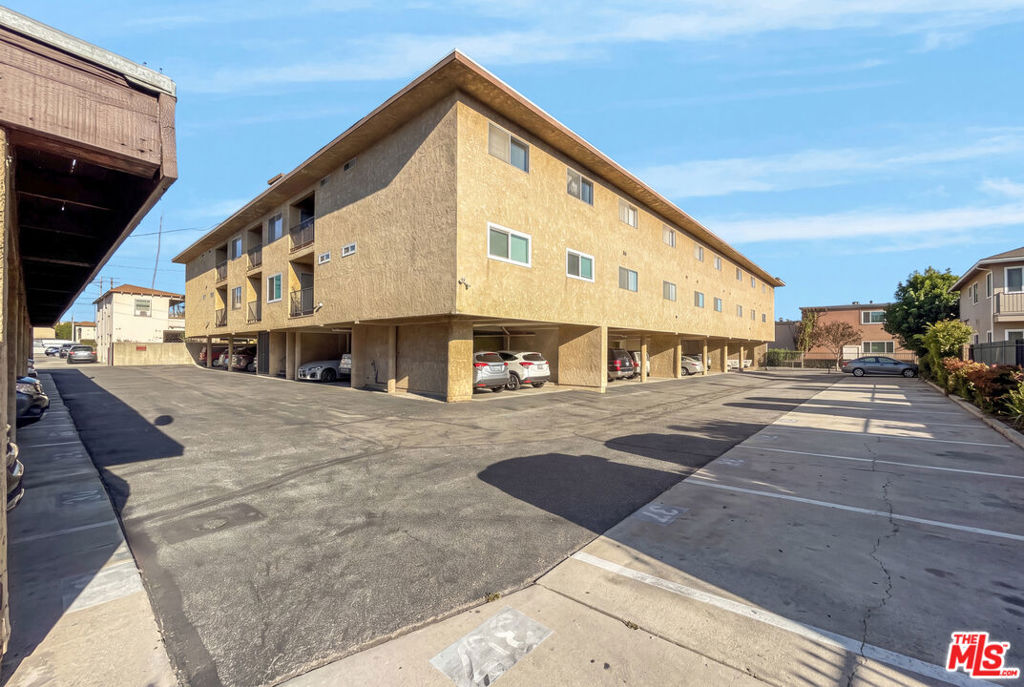 2101 Vine Street