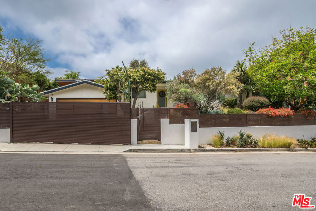 Properties 1 6570 Lakeridge Road