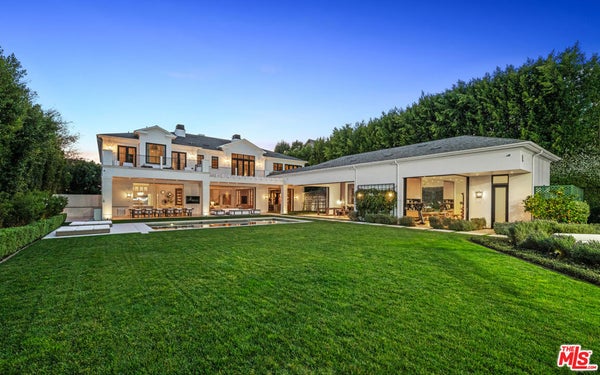 807 CINTHIA ST, BEVERLY HILLS, CA 90210 - Image d3dec85d75bb9b2da64b9d58b82e506a/1936760483