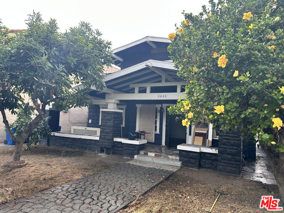 5642 La Mirada Avenue 1
