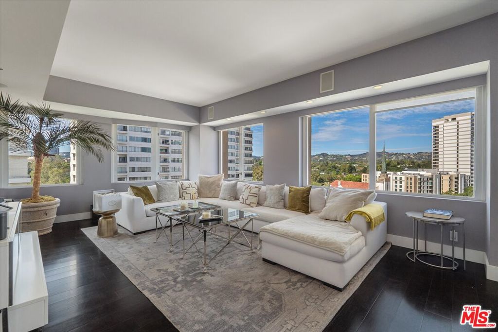 10520 Wilshire Boulevard 1102