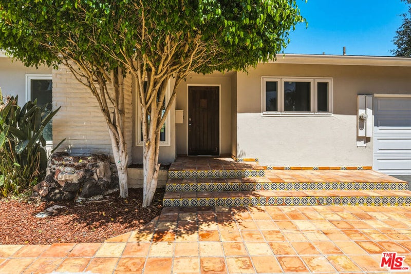 2525 Ivanhoe Drive