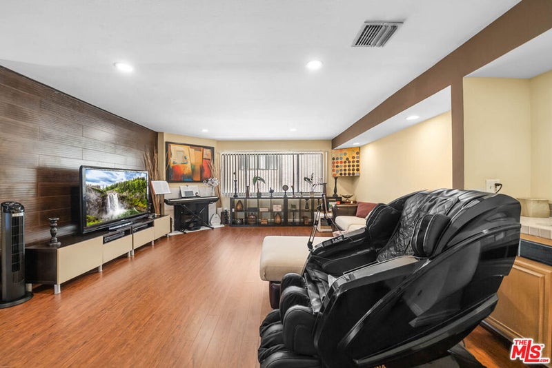 554 E San Jose Avenue 203