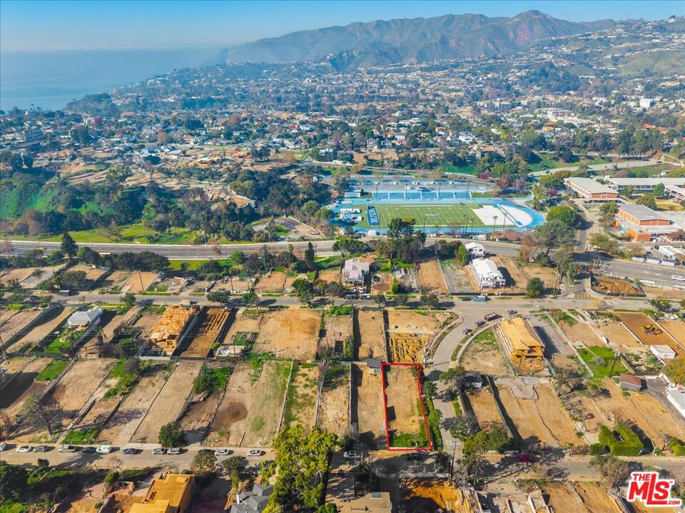 15516 Bowdoin Street