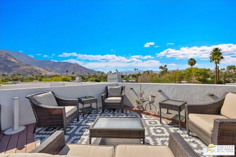 1520 N Via Miraleste
