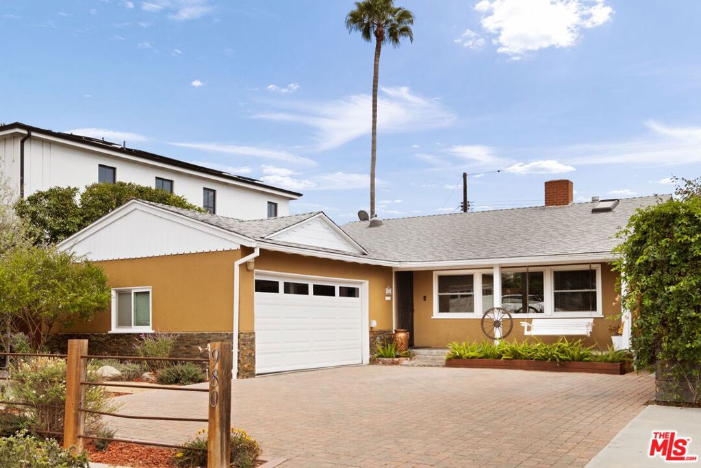 980 Vernon Avenue