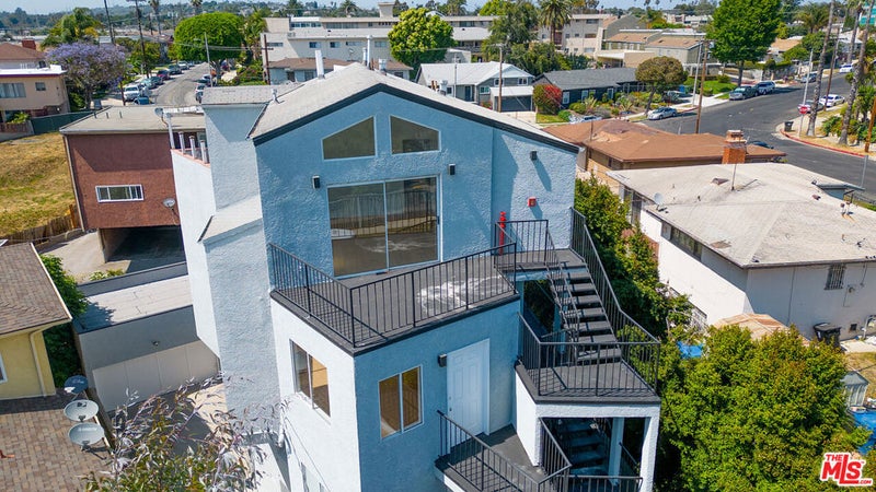 231 E Hyde Park Boulevard