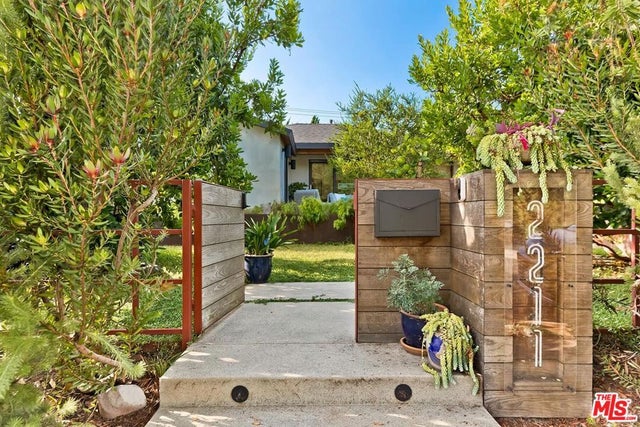 2211 Ashland Avenue, Santa Monica
