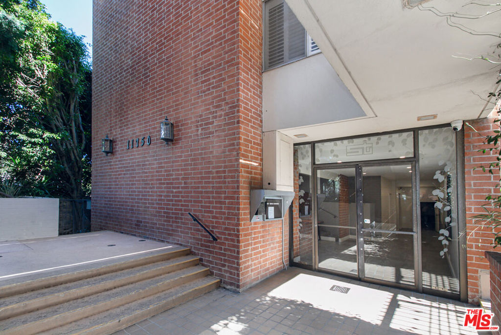 11750 W Sunset Boulevard 304