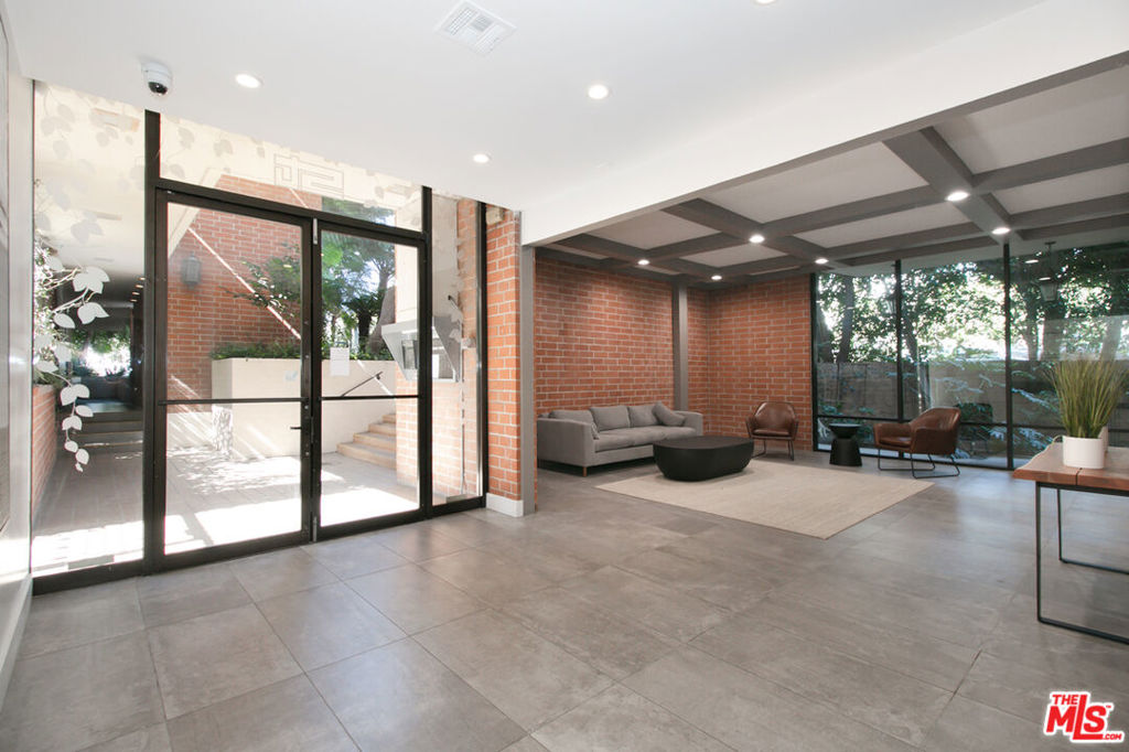 11750 W Sunset Boulevard 304