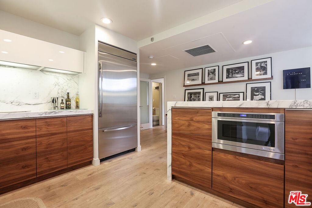 17352 W Sunset Boulevard 301