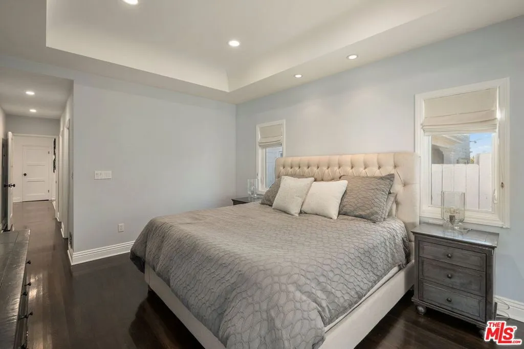 Los Angeles, California 90024, United States, 3 Bedrooms Bedrooms, ,3 BathroomsBathrooms,Residential,Active,241596