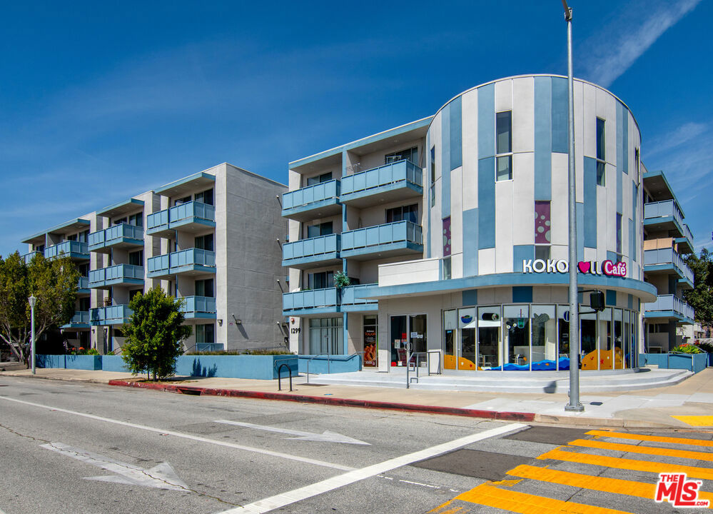 Properties 2 1299 E Green Street