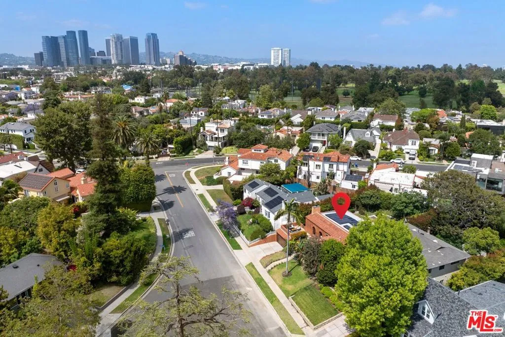 Los Angeles, California 90064, United States, 3 Bedrooms Bedrooms, ,2 BathroomsBathrooms,Residential,Active,146435