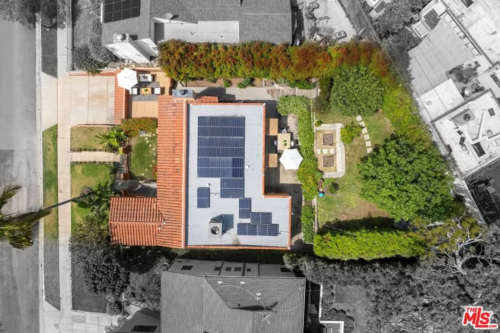 Los Angeles, California 90064, United States, 3 Bedrooms Bedrooms, ,2 BathroomsBathrooms,Residential,Active,146435