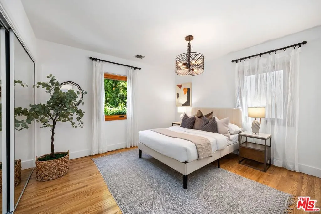 Los Angeles, California 90064, United States, 3 Bedrooms Bedrooms, ,2 BathroomsBathrooms,Residential,Active,146435