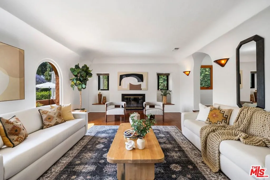 Los Angeles, California 90064, United States, 3 Bedrooms Bedrooms, ,2 BathroomsBathrooms,Residential,Active,146435