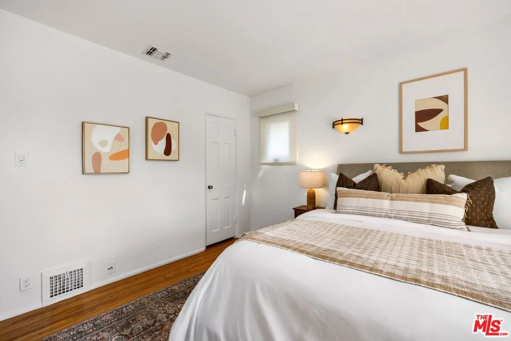 Los Angeles, California 90064, United States, 3 Bedrooms Bedrooms, ,2 BathroomsBathrooms,Residential,Active,146435