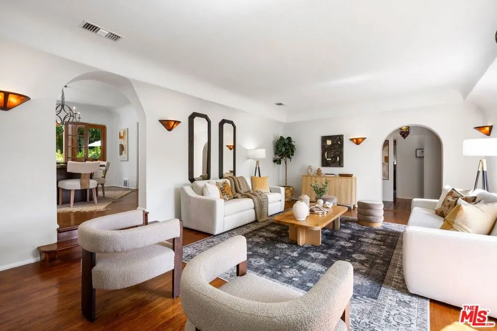 Los Angeles, California 90064, United States, 3 Bedrooms Bedrooms, ,2 BathroomsBathrooms,Residential,Active,146435