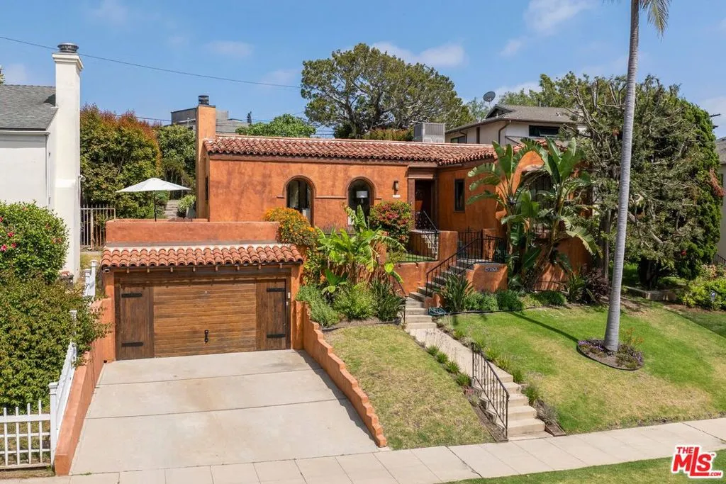 Los Angeles, California 90064, United States, 3 Bedrooms Bedrooms, ,2 BathroomsBathrooms,Residential,Active,146435