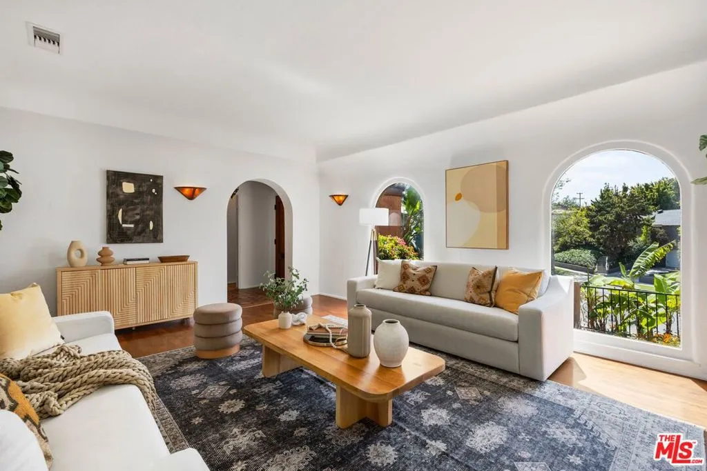 Los Angeles, California 90064, United States, 3 Bedrooms Bedrooms, ,2 BathroomsBathrooms,Residential,Active,146435