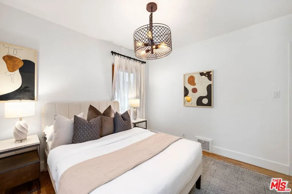 Los Angeles, California 90064, United States, 3 Bedrooms Bedrooms, ,2 BathroomsBathrooms,Residential,Active,146435