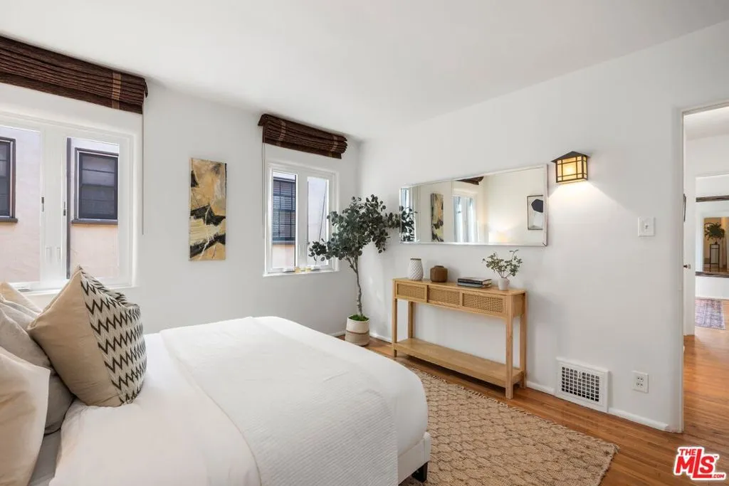 Los Angeles, California 90064, United States, 3 Bedrooms Bedrooms, ,2 BathroomsBathrooms,Residential,Active,146435