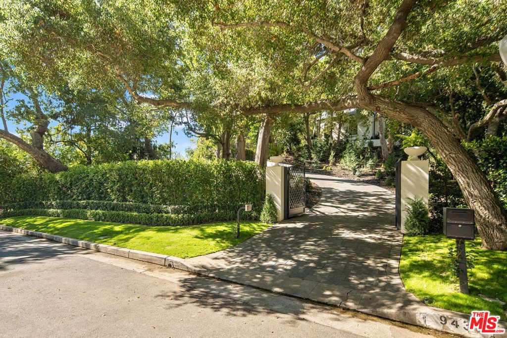 943 Moraga Drive