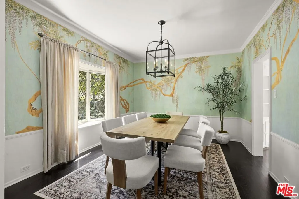 Los Angeles, California 90024, United States, 3 Bedrooms Bedrooms, ,2 BathroomsBathrooms,Residential,Active,216724