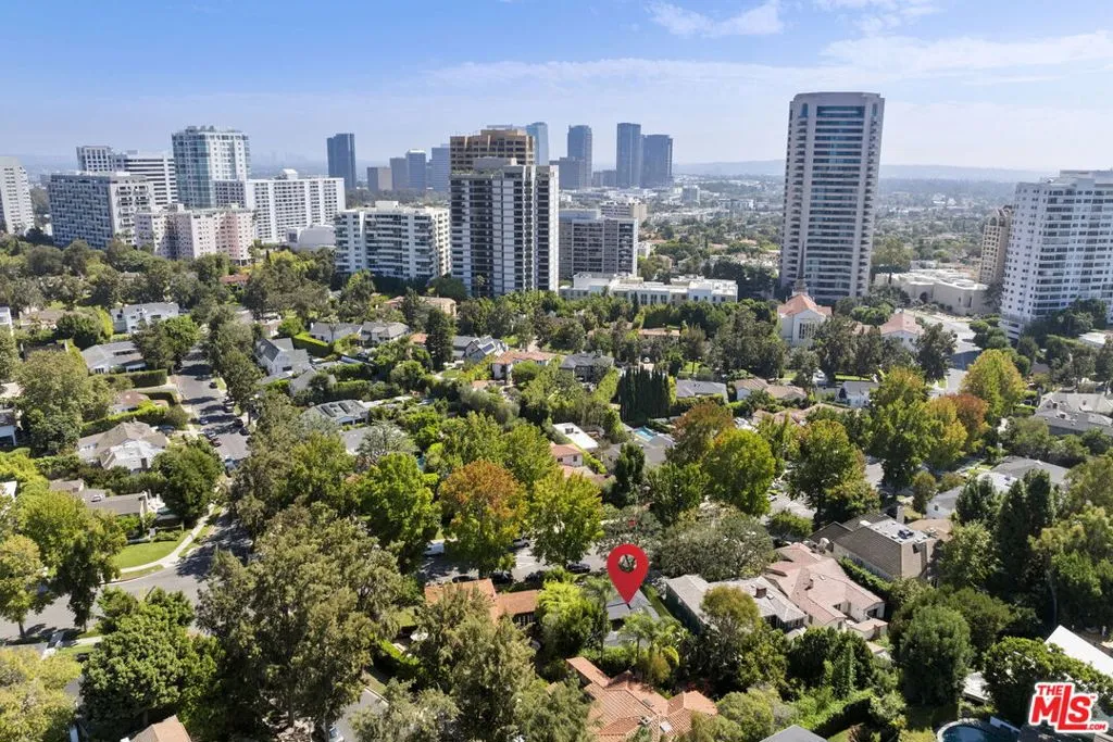 Los Angeles, California 90024, United States, 3 Bedrooms Bedrooms, ,2 BathroomsBathrooms,Residential,Active,216724