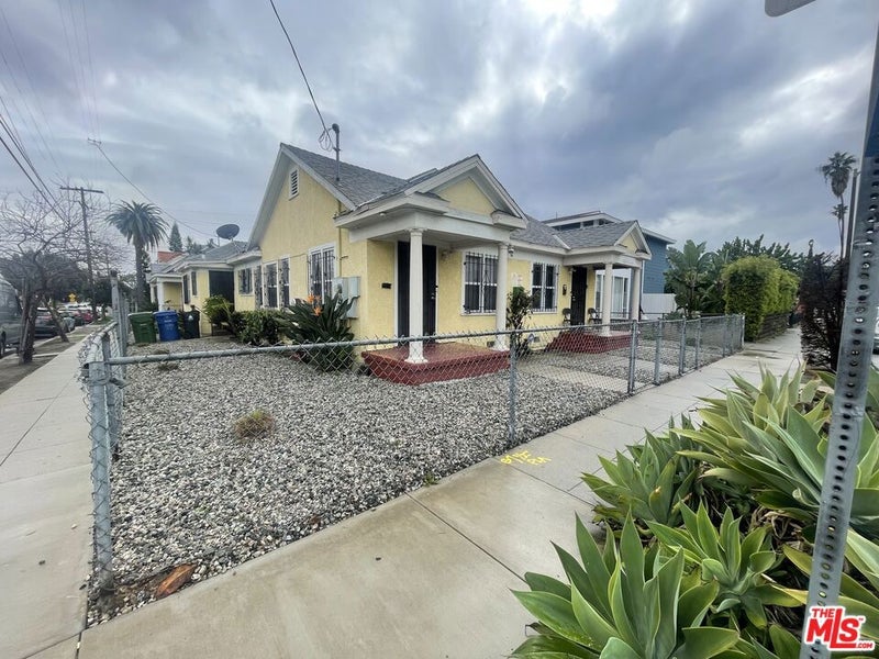 2711 Cimarron Street
