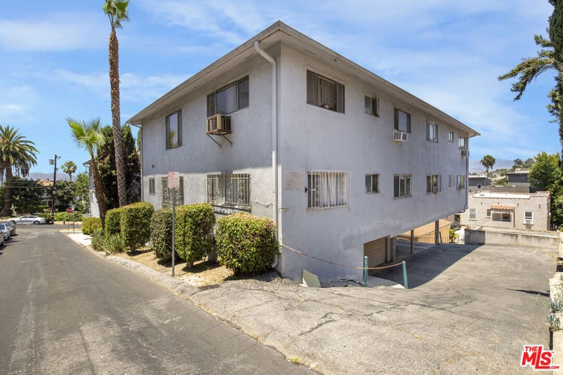 1350 Edgecliffe Drive