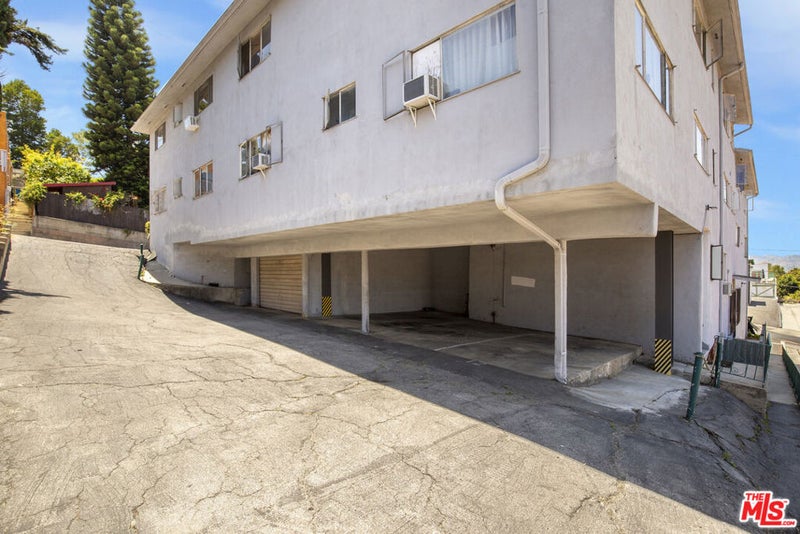1350 Edgecliffe Drive