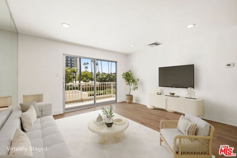 101 California Avenue 206