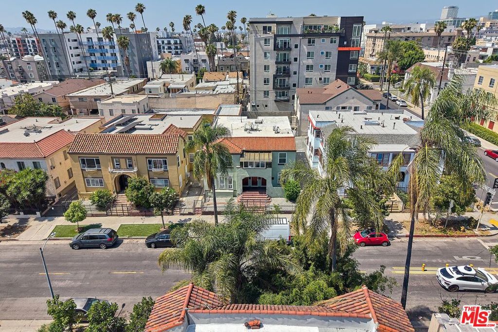 905 S Catalina Street