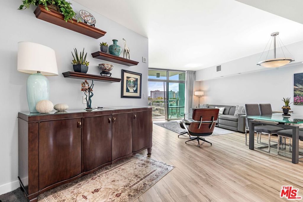 13700 Marina Pointe Drive 612