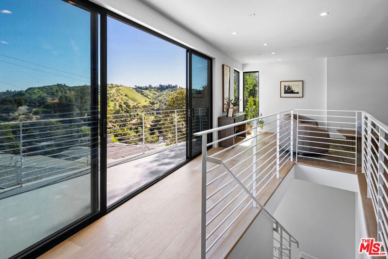 4683 Glenalbyn Drive