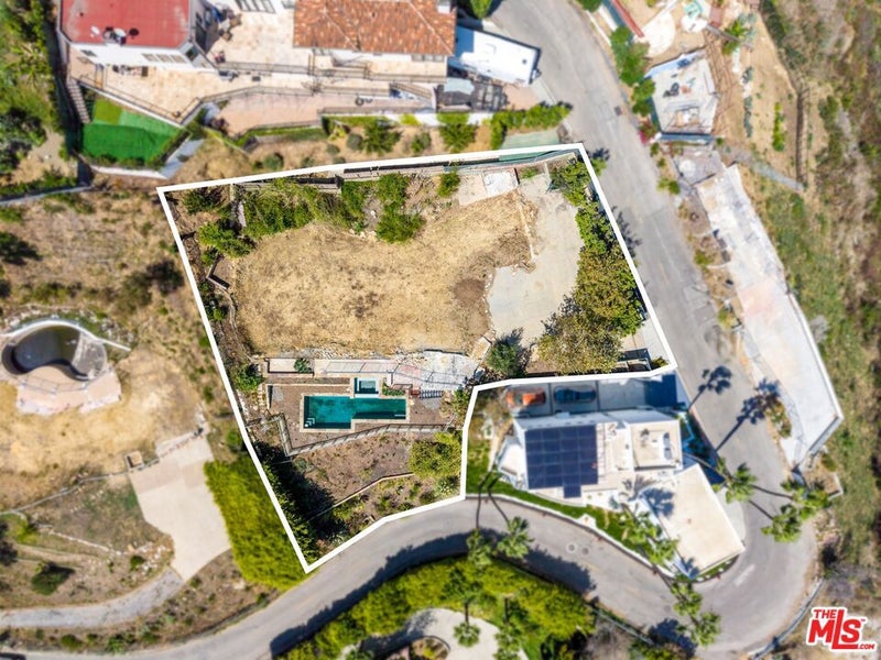 633 Resolano Drive