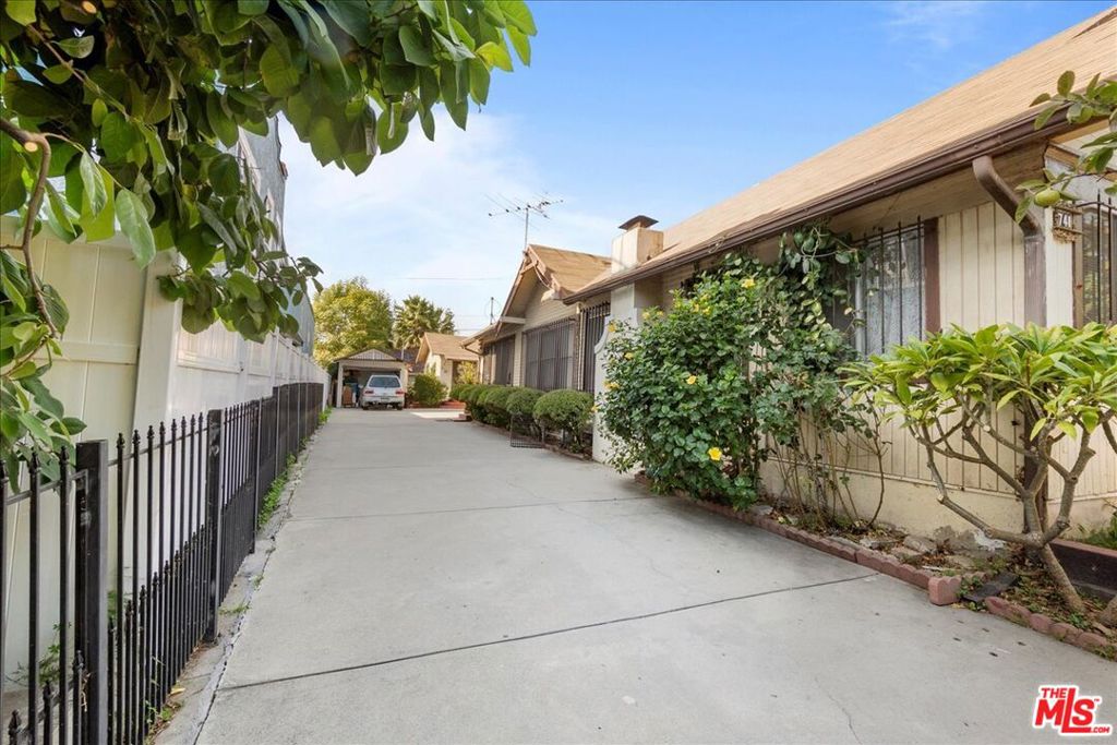 741 N Harvard Boulevard