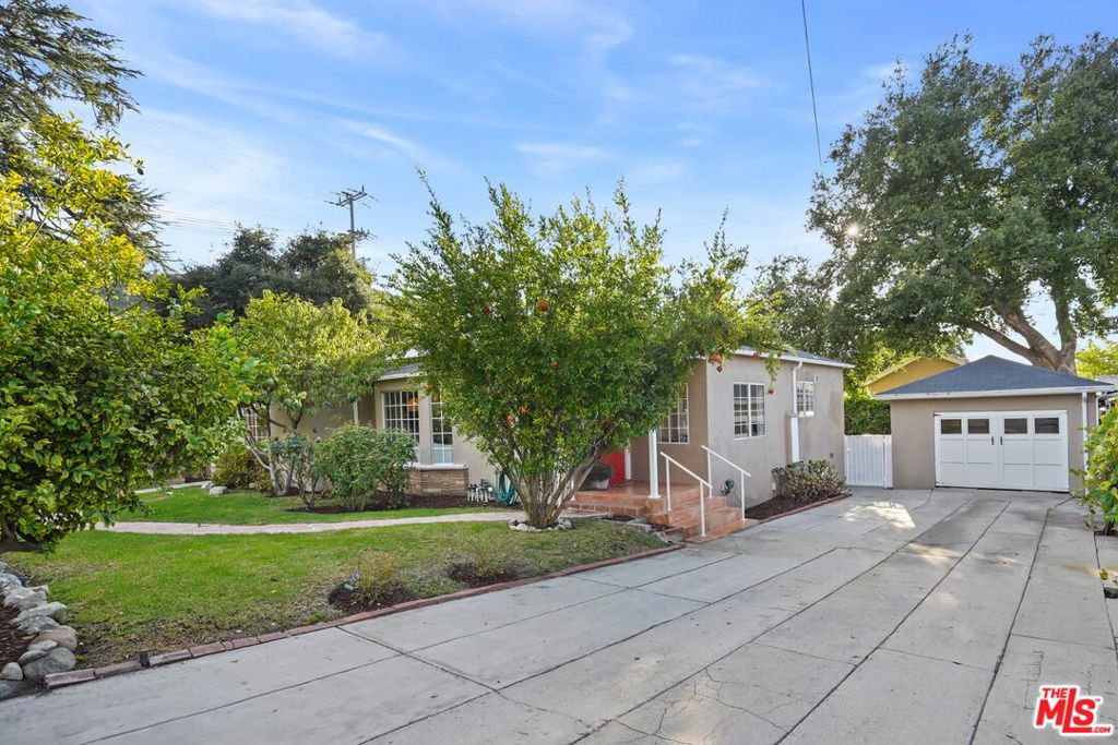 10129 Plainview Avenue