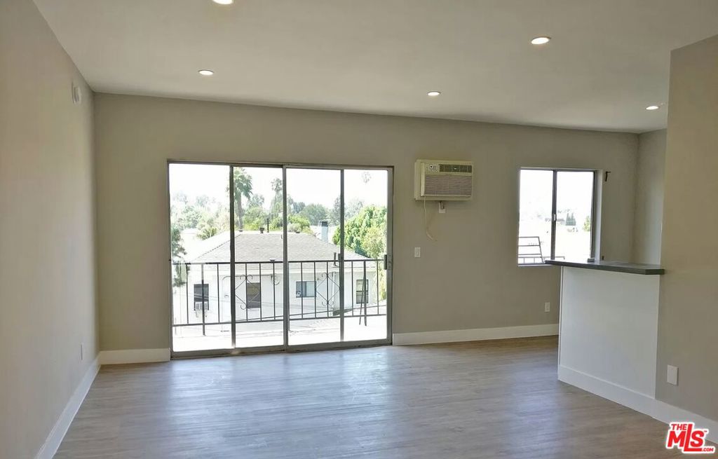 Properties 2 453 S Gramercy Place