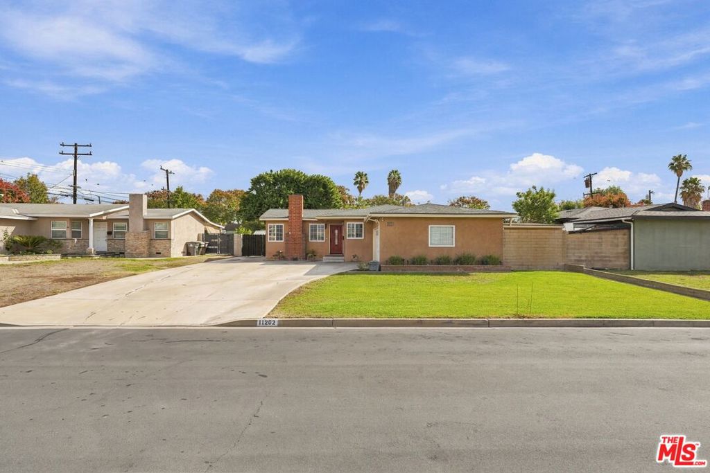 11202 Loara Street