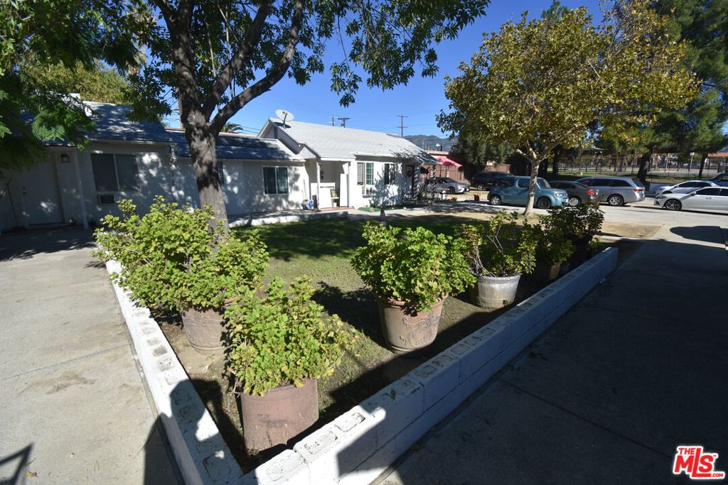 12215 San Fernando Road