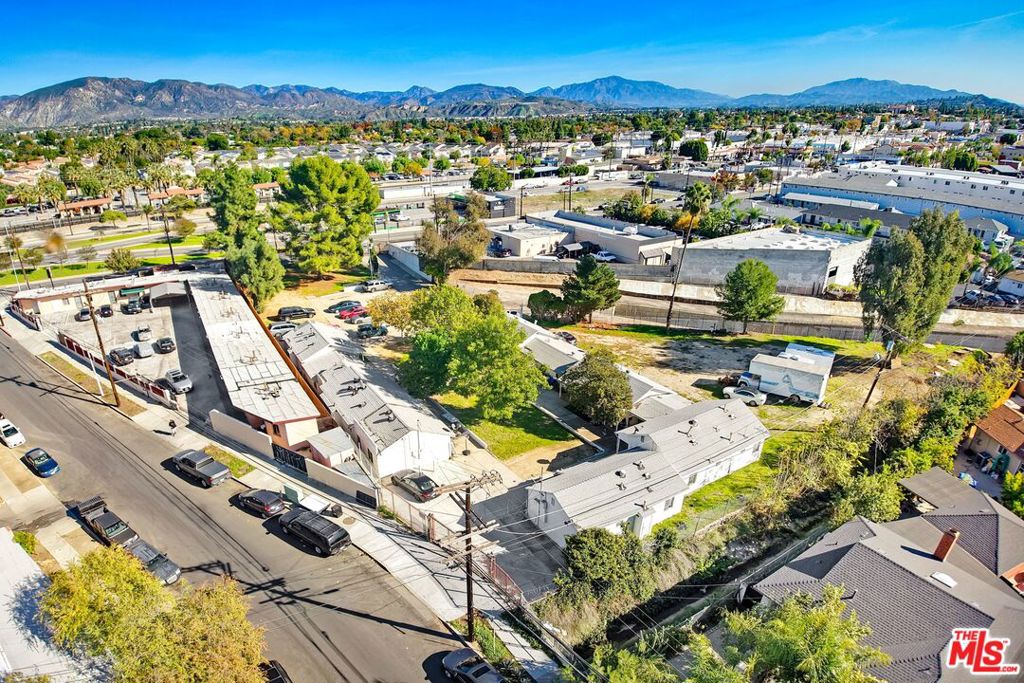 12215 San Fernando Road