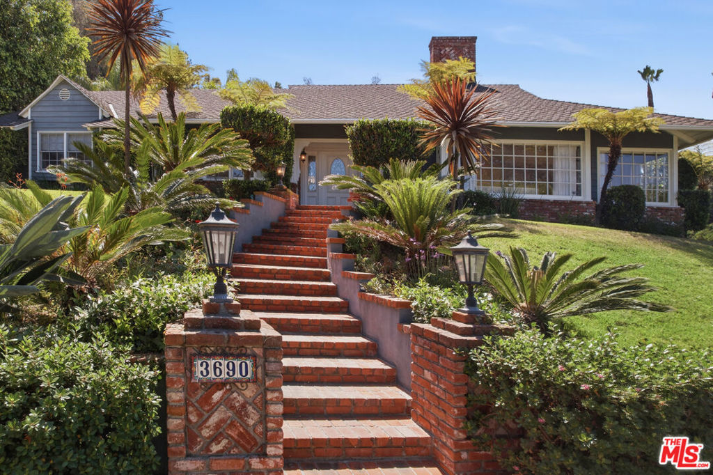 3690 Crownridge Drive