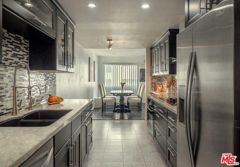 7259 Hillside Avenue 202