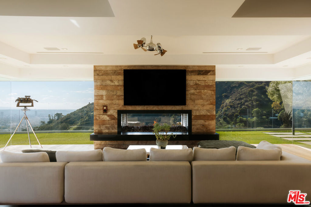 2402 Carman Crest Drive