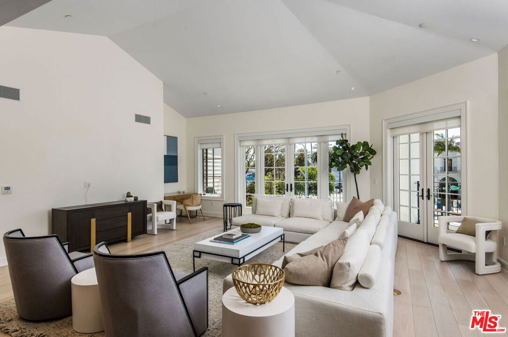 15225 Palisades Village Lane 206