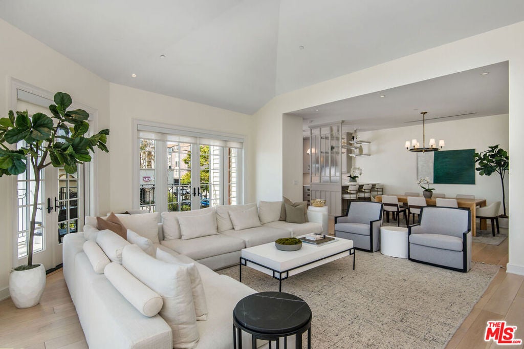 15225 Palisades Village Lane 206