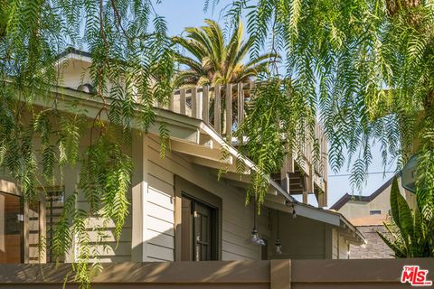 2329 Ocean Avenue Venice CA 90291